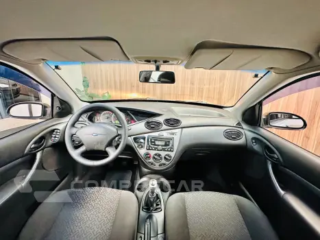 FOCUS 1.6 GLX Sedan 16V