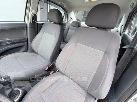 VOYAGE 1.6 MI 8V FLEX 4P MANUAL