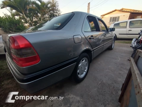 Mercedes-Benz C 180 1.8 Classic Plus 4 portas