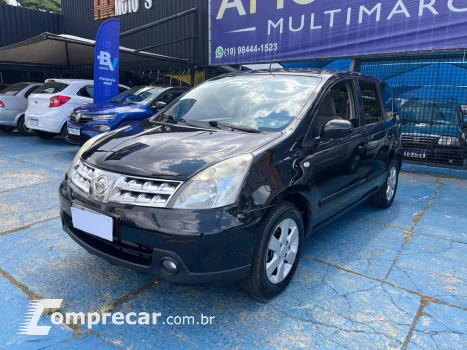 NISSAN Livina 4 portas