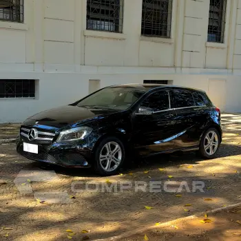 Mercedes-Benz A 200 1.6 Turbo Style 16V 4 portas