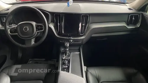 VOLVO XC60 2.0 D5 MOMENTUM AWD