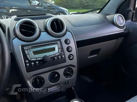 FIESTA 1.6 MPI Class Sedan 8V