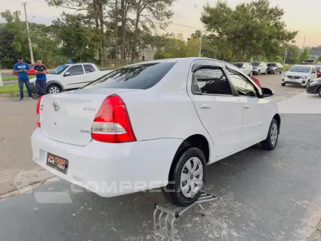 Etios Sedan 1.5 16V 4P FLEX XS