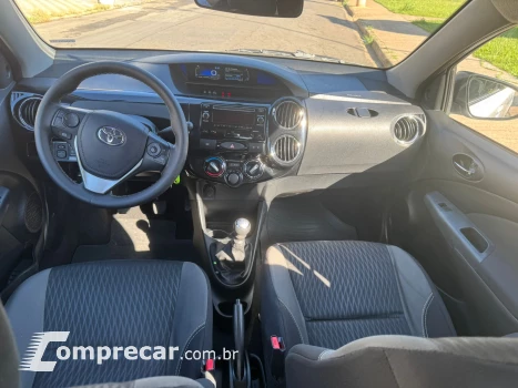 ETIOS 1.5 XS Sedan 16V