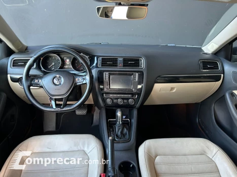 JETTA 2.0 TSI HIGHLINE 211CV GASOLINA 4P TIPTRONIC