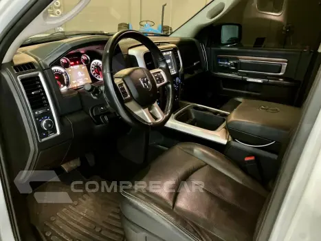 1500 5.7 V8 CLASSIC LARAMIE CABINE DUPLA 4X4 AUTOMÁTICO