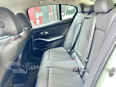 320i 2.0 16V TURBO ACTIVE FLEX 4P AUTOMÁTICO