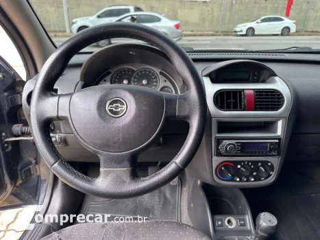 CORSA SEDAN - 1.4 MPFI PREMIUM SEDAN 8V 4P MANUAL
