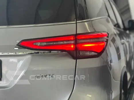 HILUX SW4 2.8 D-4D TURBO DIESEL SRX 7L 4X4 AUTOMÁTICO