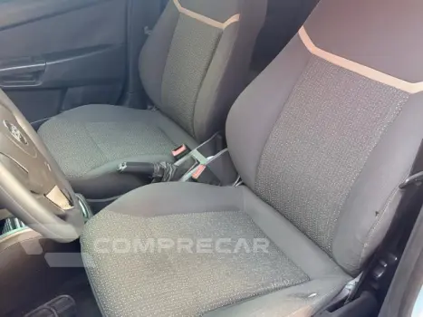 VECTRA SEDAN - 2.0 MPFI EXPRESSION 8V 140CV 4P MANUAL