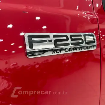 F-250 4.2 XLT 4X2 CS V6