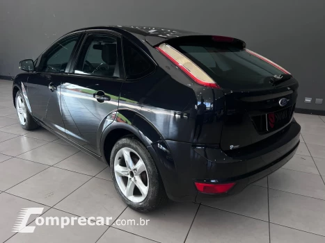 Focus Hatch GLX 1.6 8V (Flex)
