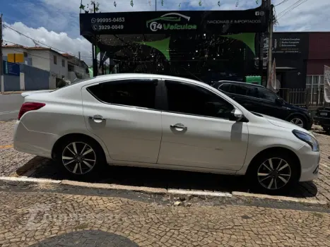 NISSAN VERSA SL 1.6 16V FlexStart 4p Aut. 4 portas