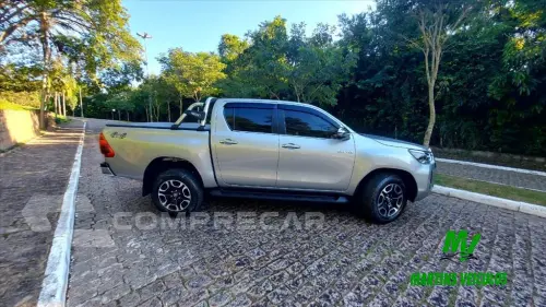 HILUX 2.8 D-4D TURBO DIESEL CD SRX 4X4 AUTOMÁTICO