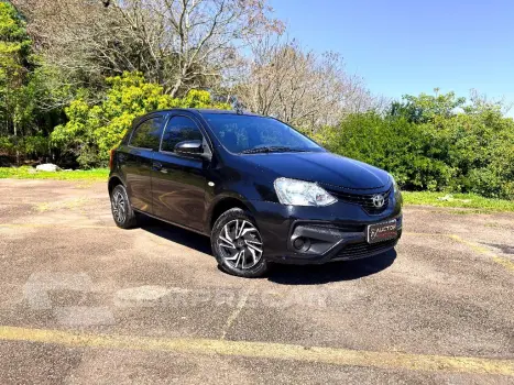 Toyota ETIOS X 1.3 Flex 16V 5p Mec. 4 portas