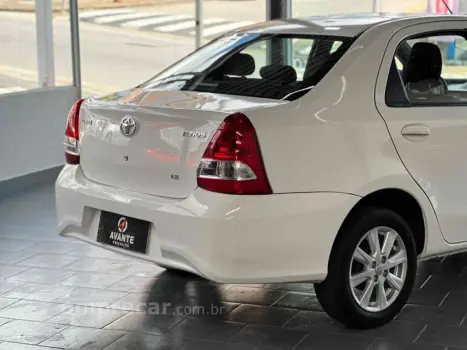 ETIOS 1.5 X PLUS SEDAN 16V FLEX 4P AUTOMÁTICO
