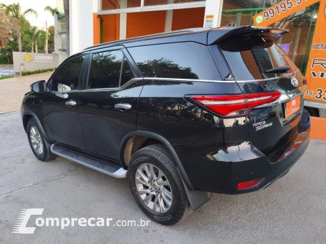 Hilux SW4 2.8 4P SRX 4X4 7 LUGARES TURBO DIESEL AUTOMÁTICO