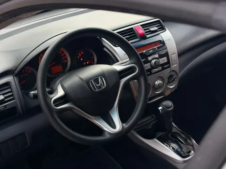 CITY 1.5 LX Sedan 16V