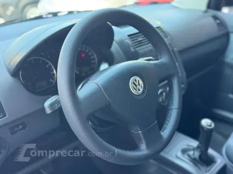 POLO SEDAN 1.6 MI 8V