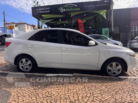 Kia Cerato 1.6 16V Mec. 4 portas