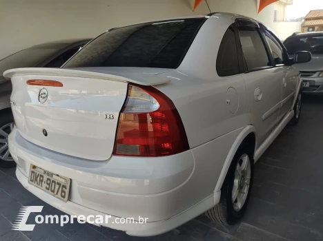 CORSA 1.8 MPFI Sedan 8V