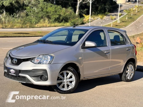 Toyota Etios X 1.3 (Flex) 4 portas