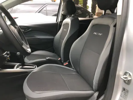 Onix 1.4 Mpfi Activ 8V Flex 4P Automático