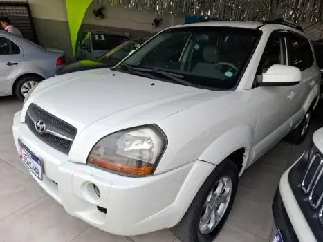Hyundai TUCSON - 2.0 MPFI GLS 16V 143CV 2WD 4P AUTOMÁTICO 4 portas