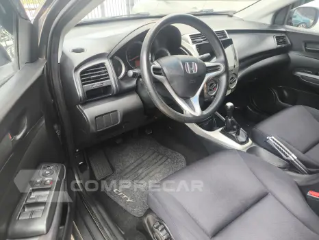 CITY 1.5 DX Sedan 16V