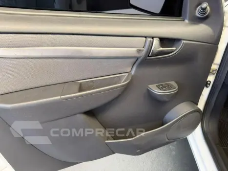 CELTA 1.0 LT