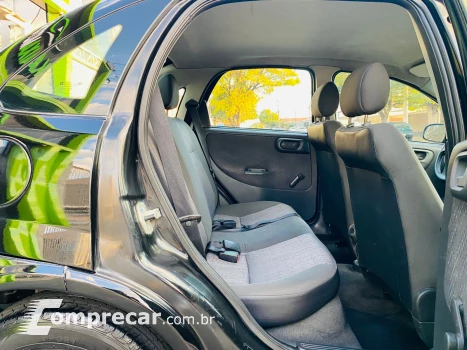 CORSA 1.4 MPFI Maxx Sedan 8V
