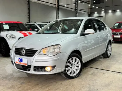 Volkswagen POLO SEDAN - 1.6 MI 8V 4P MANUAL 4 portas