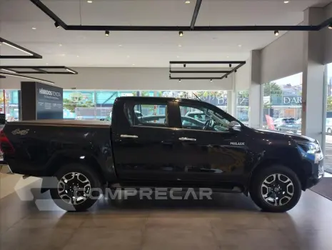 HILUX 2.8 D-4D TURBO DIESEL CD SRX 4X4 AUTOMÁTICO