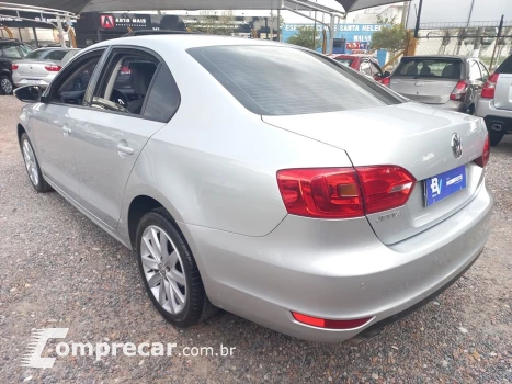 Jetta 2.0 Comfortline Flex 4P Tiptronic