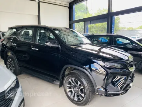 HILUX SW4 2.8 D-4D TURBO DIESEL SRX PLATINUM 7L 4X4 AUTOMÁTI