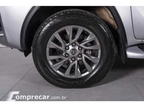 HILUX SW4 2.8 D-4D TURBO DIESEL SRX 7L 4X4 AUTOMÁTICO