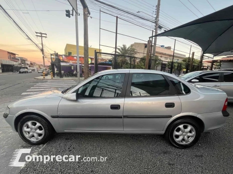 VECTRA 2.2 MPFI GLS 8V GASOLINA 4P MANUAL