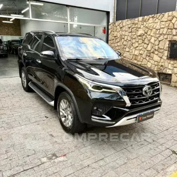 HILUX SW4 4.0 SRX 4X4 7 Lugares V6 24V