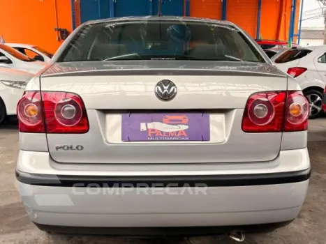 POLO SEDAN - 1.6 8V 4P MANUAL