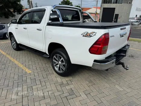 Toyota Hilux SRV CD 4x4 Diesel TDI AT