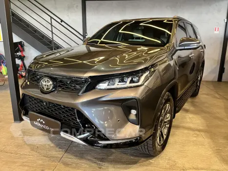 Hilux SW4 2.8 4P SRX 4X4 DIAMOND 7 LUGARES TURBO DIESEL AUTO