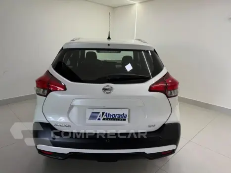 KICKS SV CVT