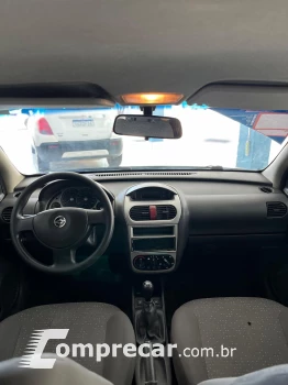 CORSA 1.4 MPFI Premium Sedan 8V