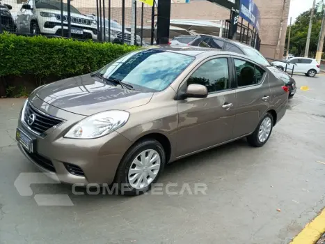 NISSAN VERSA 1.6 SV 16V 4 portas