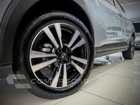 KICKS PLAY 1.6 16V FLEXSTART SENSE XTRONIC