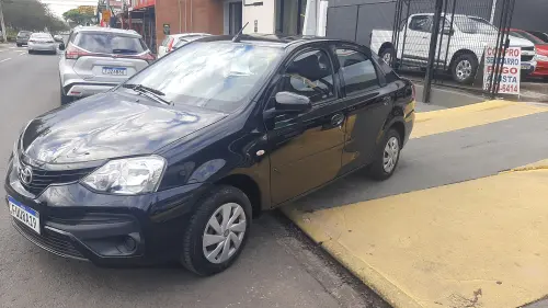 Toyota ETIOS 1.5 XS Sedan 16V 4 portas