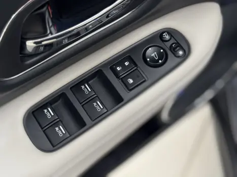 HR-V 1.5 16V 4P TOURING TURBO AUTOMÁTICO CVT