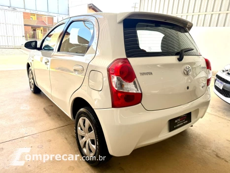 Etios Hatch XS 1.5