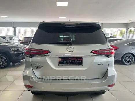 HILUX SW4